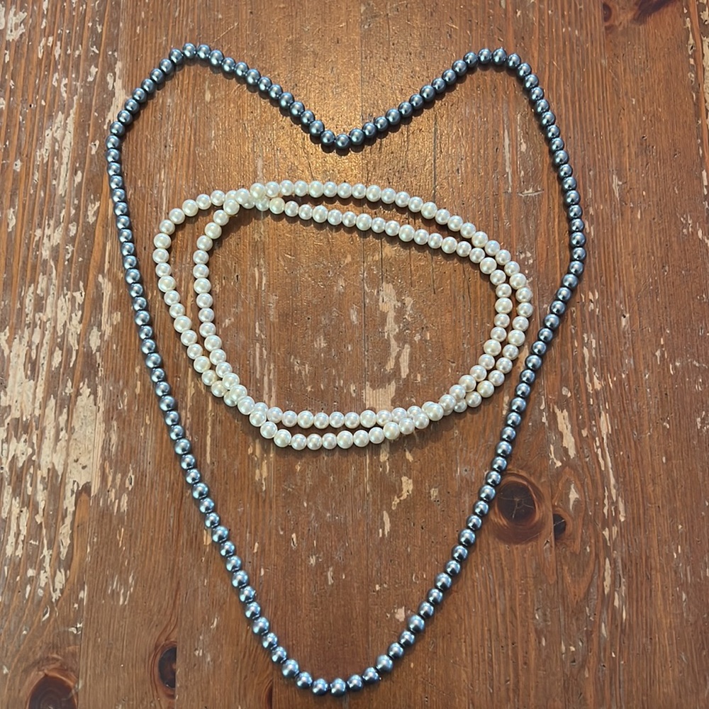 Two Pearl Strand Necklaces - Picture 2 of 4